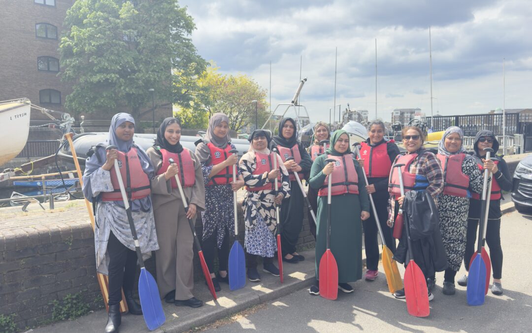 Parents Build Teamwork Skills During Bell Boating Session